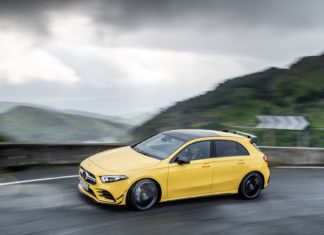 Mercedes-AMG wprowadza do oferty zupełnie nowy bazowy model o wysokich osiągach – A 35 4MATIC
