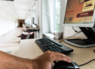 6 wskazówek dla firm, które pomogą usprawnić zdalny proces onboardingu