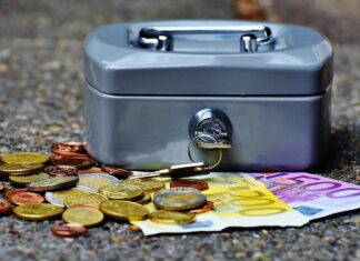 Jastrzębi EBC i wzrost apetytu na ryzyko pogrążają dolara