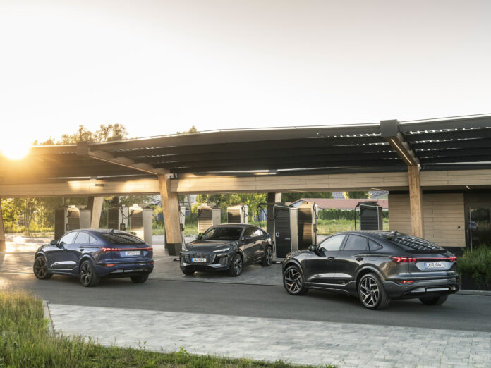 Audi SQ6 Sportback e-tron / Audi Q6 Sportback e-tron